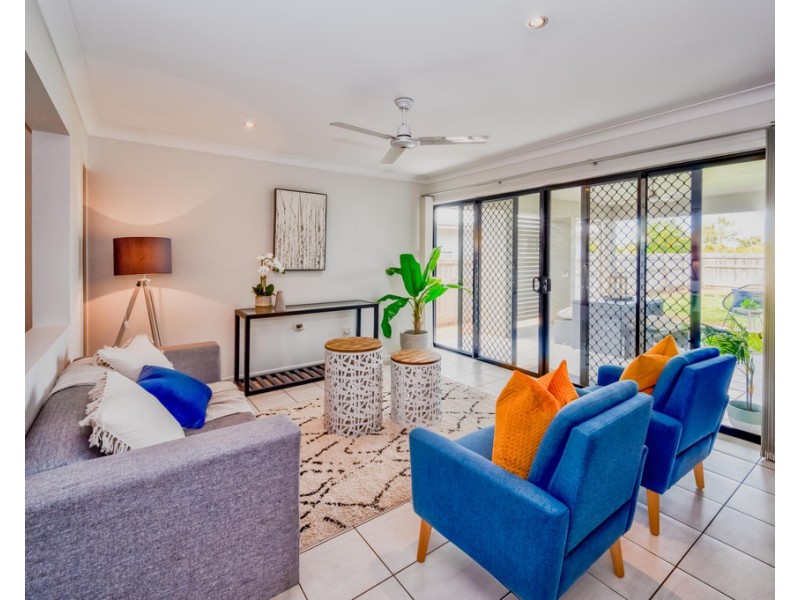 24 Newbury Drive, Mount Low QLD 4818