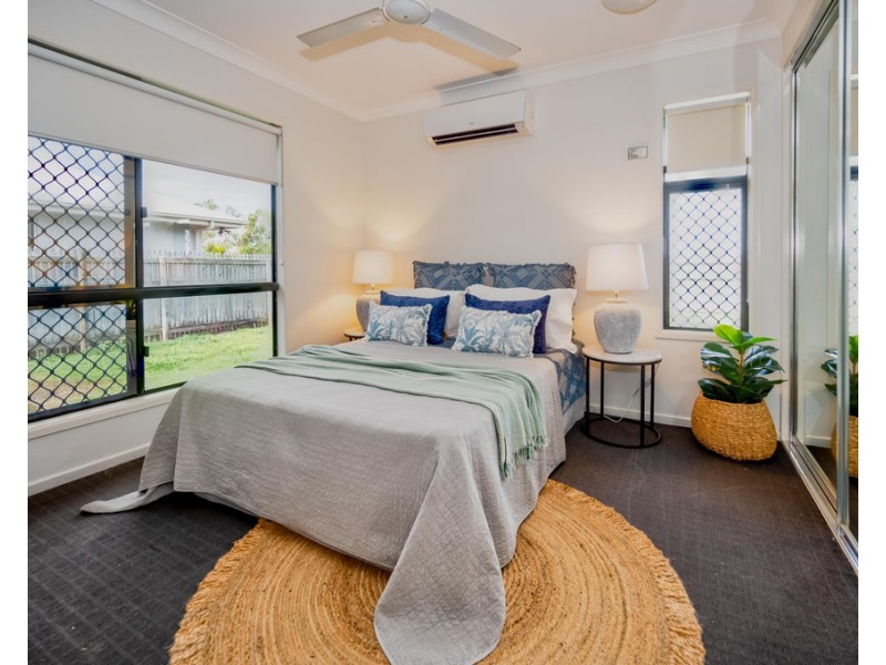 24 Newbury Drive, Mount Low QLD 4818