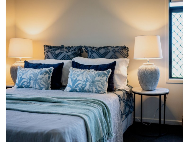 24 Newbury Drive, Mount Low QLD 4818