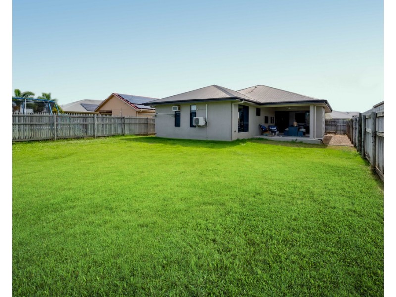 24 Newbury Drive, Mount Low QLD 4818