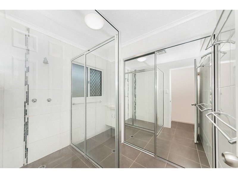 73 Kern Brothers Drive, Kirwan QLD 4817