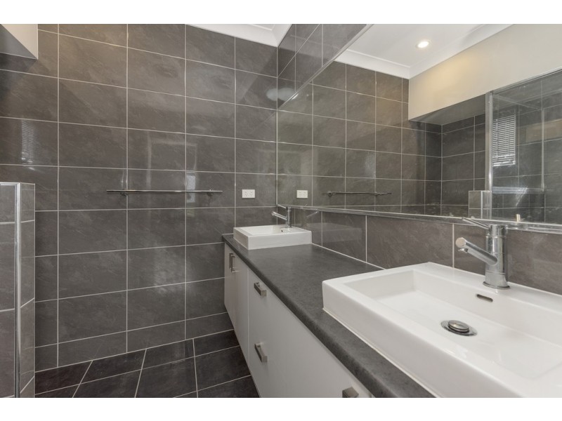 9 Sunburst Street, Mount Low QLD 4818