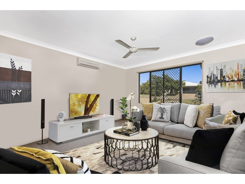 33 Anchorage Circuit, Bushland Beach QLD 4818