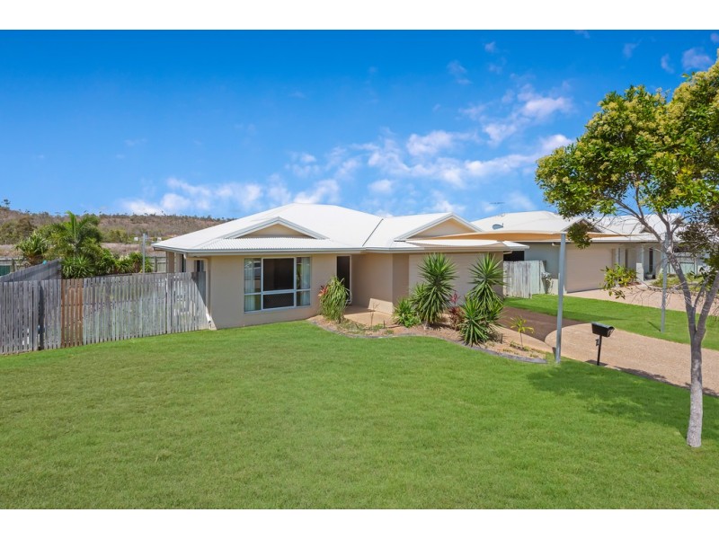 15 Mariala Court, Bushland Beach QLD 4818