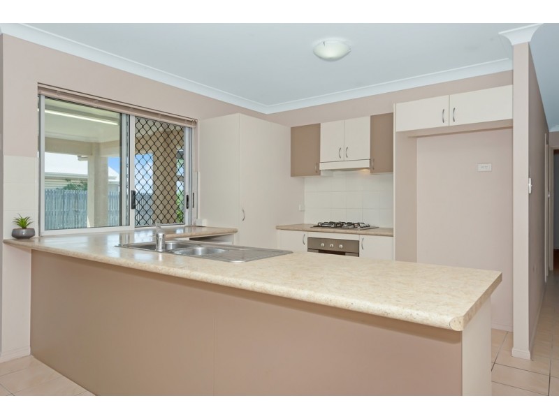15 Mariala Court, Bushland Beach QLD 4818