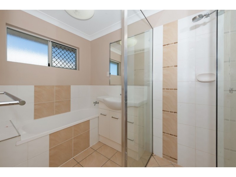 15 Mariala Court, Bushland Beach QLD 4818