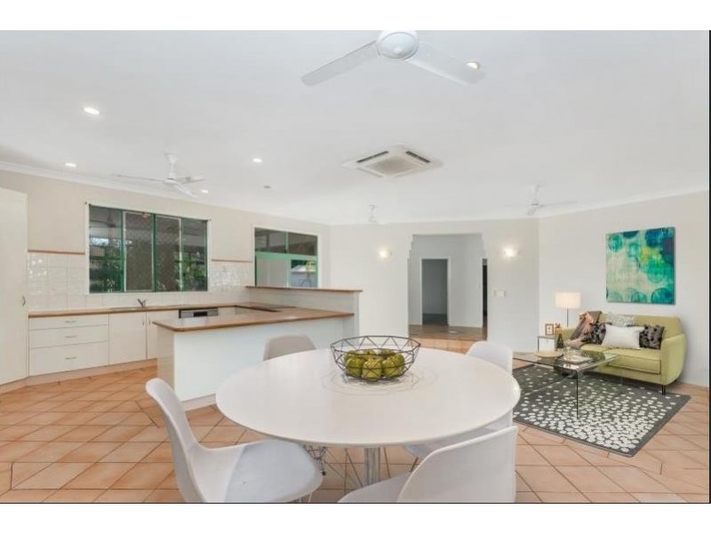 4 Alba Court, Bushland Beach QLD 4818