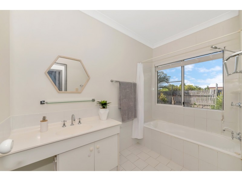 9 Havenwood Drive, Mount Low QLD 4818