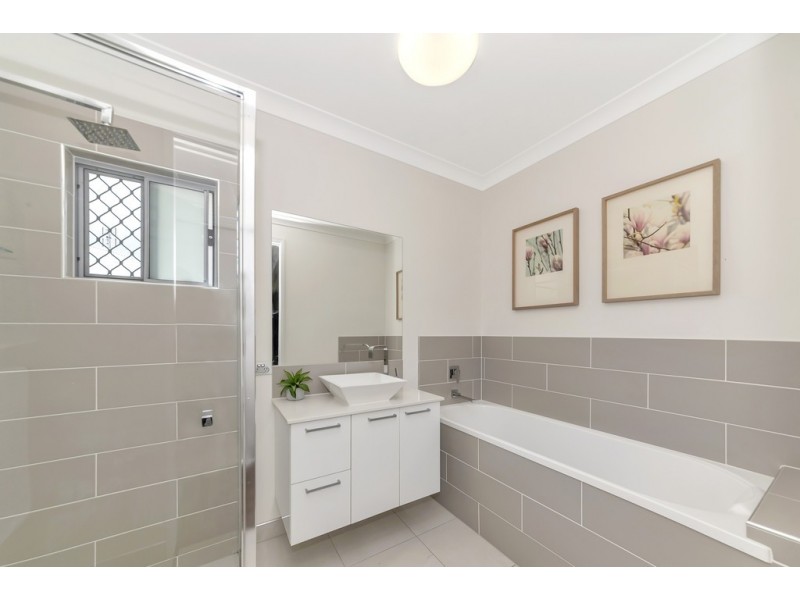 12 Carabeen Court, Mount Low QLD 4818