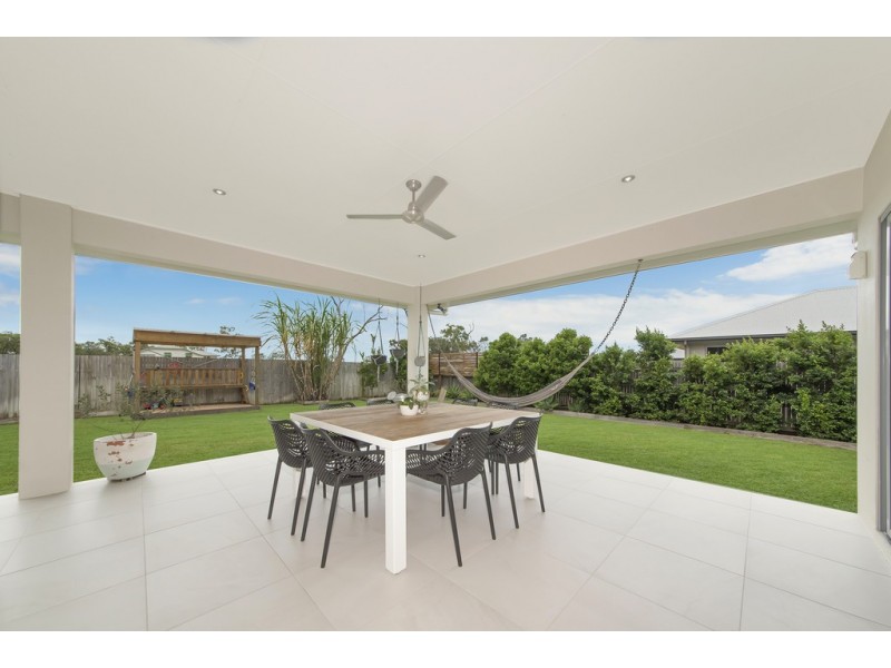 12 Carabeen Court, Mount Low QLD 4818