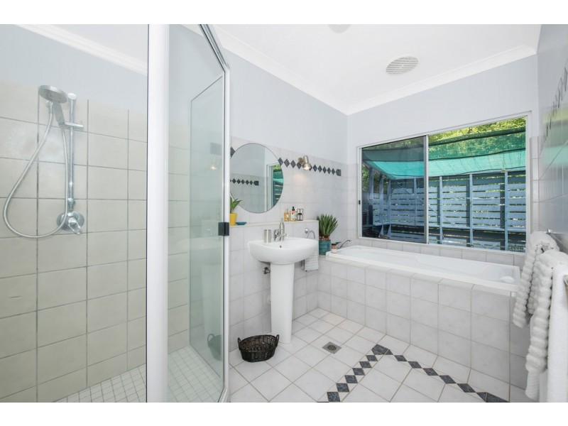 10 Duroy Street, Mount Low QLD 4818