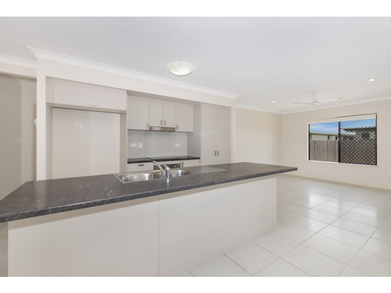 7 Epping Way, Mount Low QLD 4818