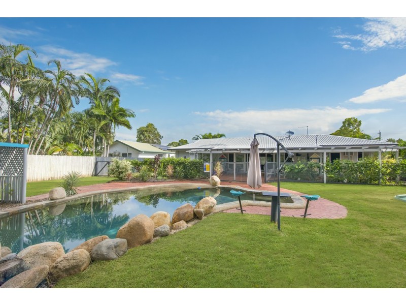 22 Mostyn Crescent, Bushland Beach QLD 4818