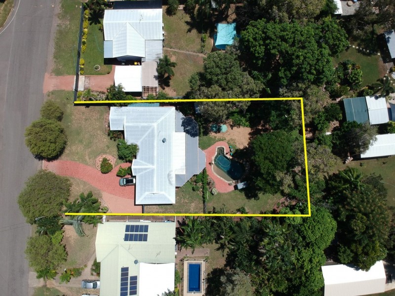 22 Mostyn Crescent, Bushland Beach QLD 4818