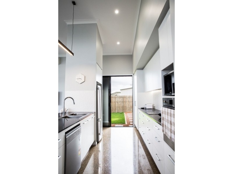 31 Sunburst Street, Mount Low QLD 4818