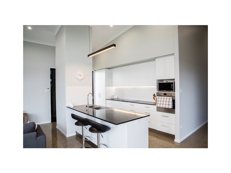 31 Sunburst Street, Mount Low QLD 4818