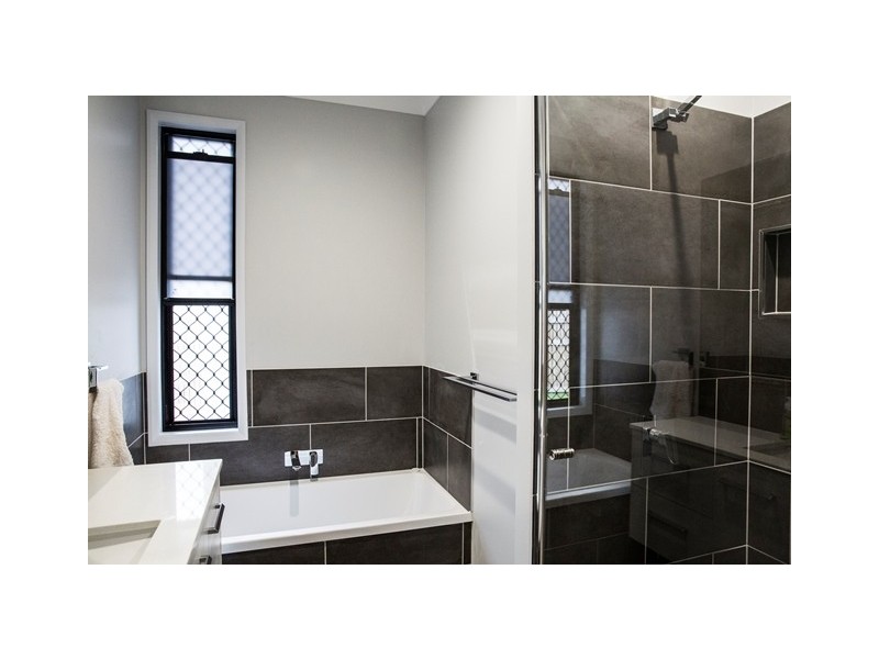 31 Sunburst Street, Mount Low QLD 4818