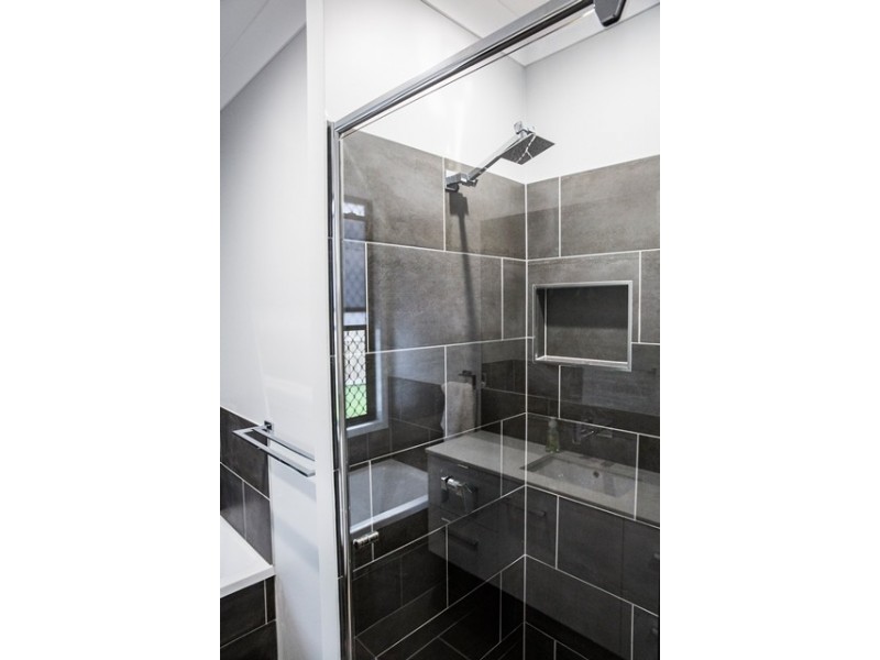 31 Sunburst Street, Mount Low QLD 4818