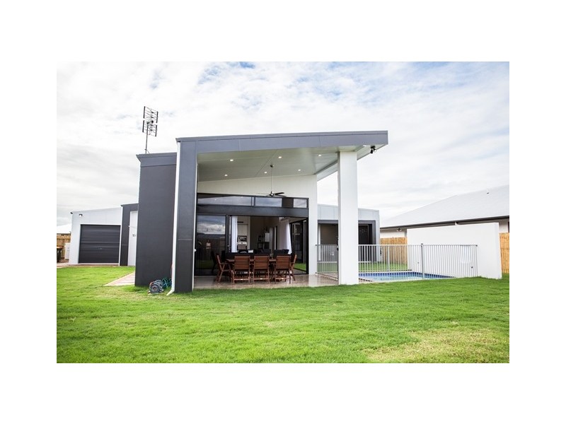 31 Sunburst Street, Mount Low QLD 4818