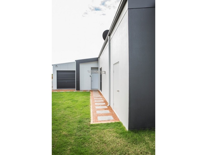 31 Sunburst Street, Mount Low QLD 4818
