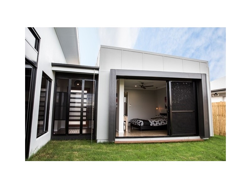 31 Sunburst Street, Mount Low QLD 4818