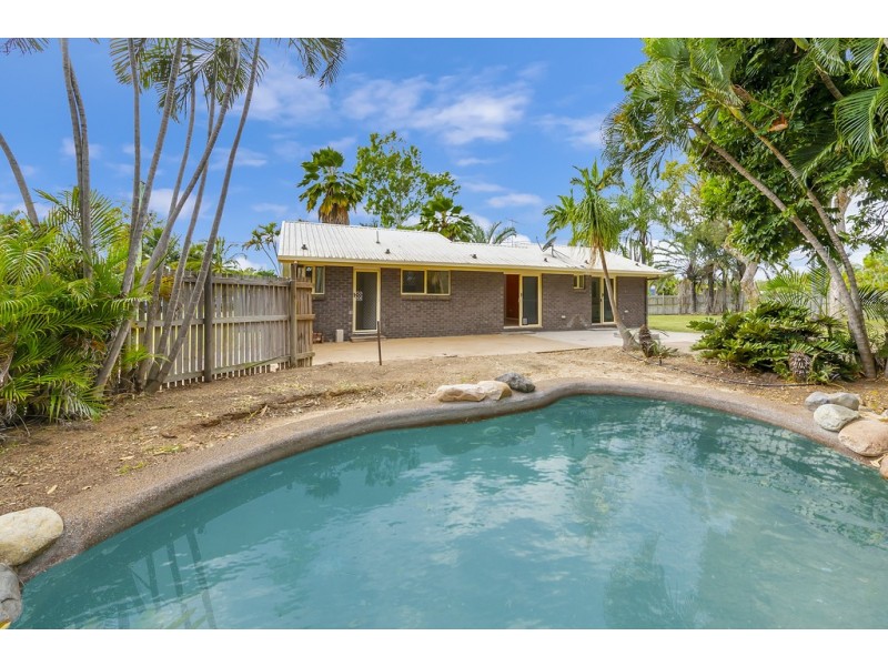 49 Coutts Drive, Bushland Beach QLD 4818