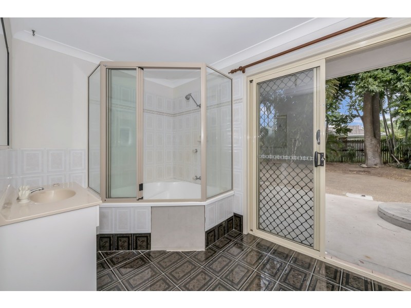 49 Coutts Drive, Bushland Beach QLD 4818