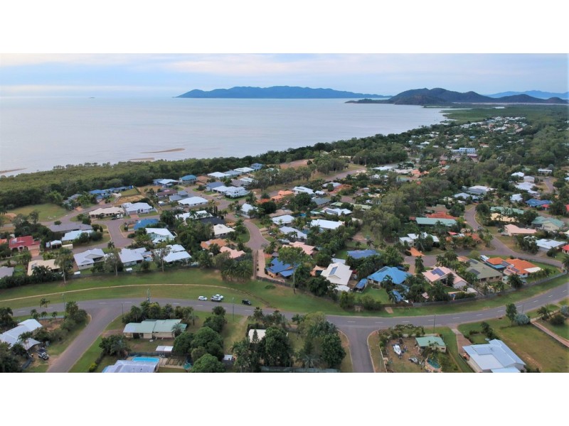 49 Coutts Drive, Bushland Beach QLD 4818