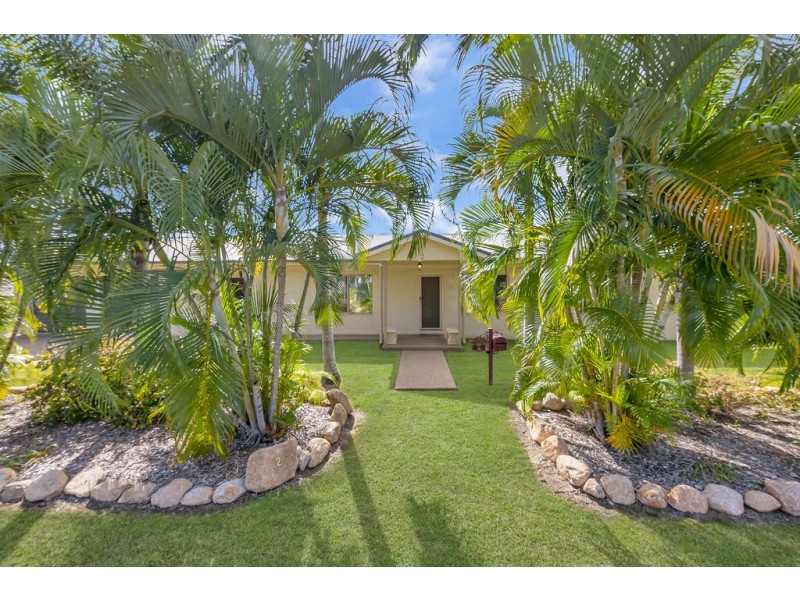 2 Donostia Crescent, Bushland Beach QLD 4818