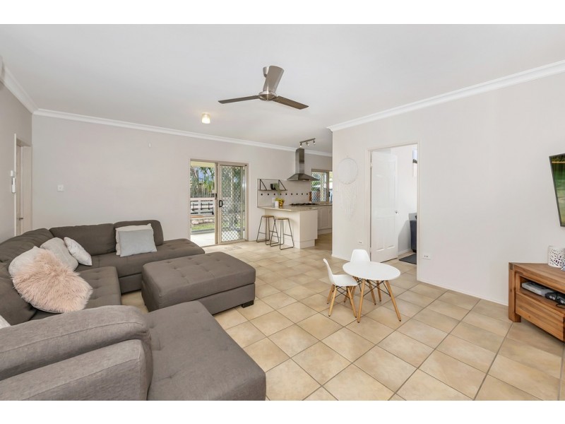 2 Donostia Crescent, Bushland Beach QLD 4818