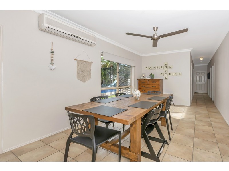 2 Donostia Crescent, Bushland Beach QLD 4818