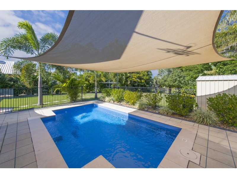 5 Pacific Avenue, Bushland Beach QLD 4818