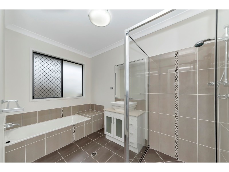 49 Daintree Drive, Bushland Beach QLD 4818