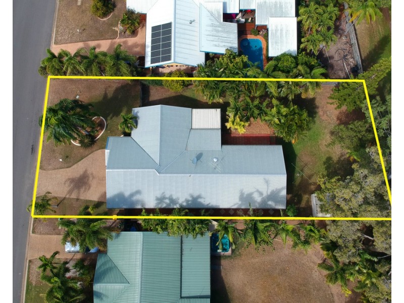 2 Pacific Avenue, Bushland Beach QLD 4818