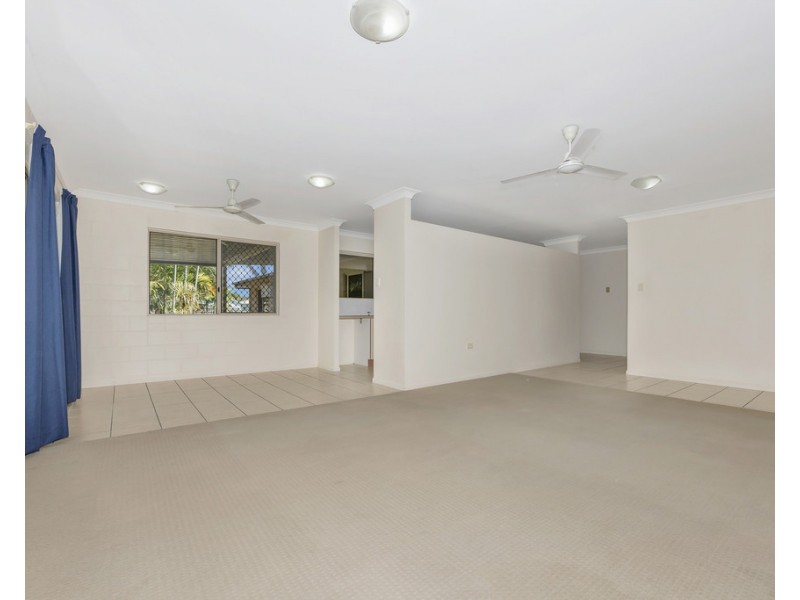 2 Pacific Avenue, Bushland Beach QLD 4818