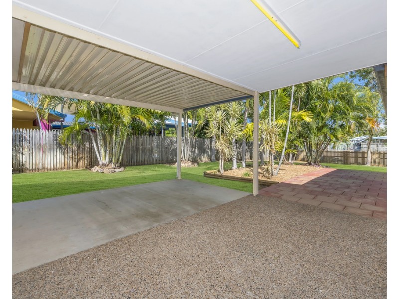 2 Pacific Avenue, Bushland Beach QLD 4818