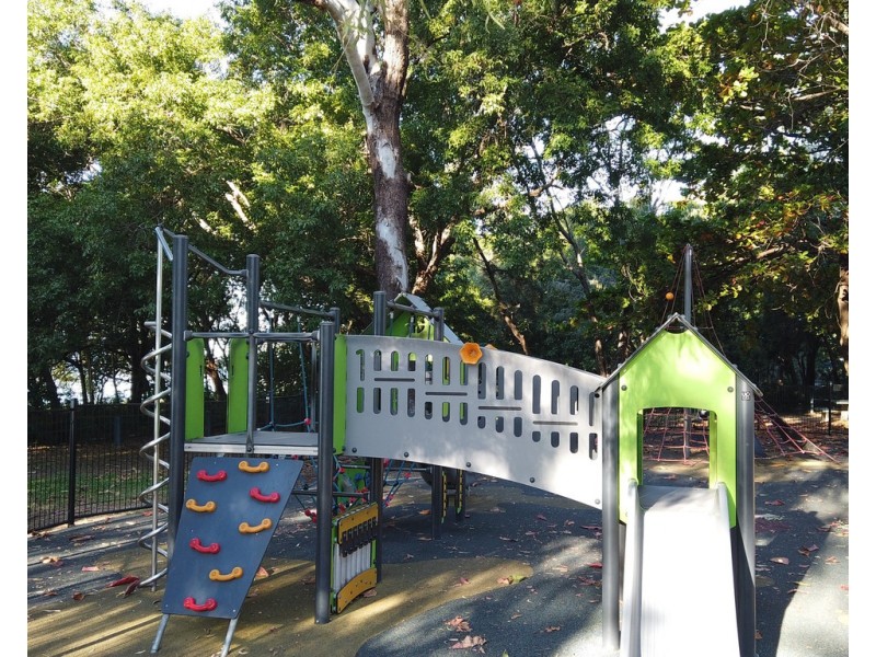 2 Pacific Avenue, Bushland Beach QLD 4818