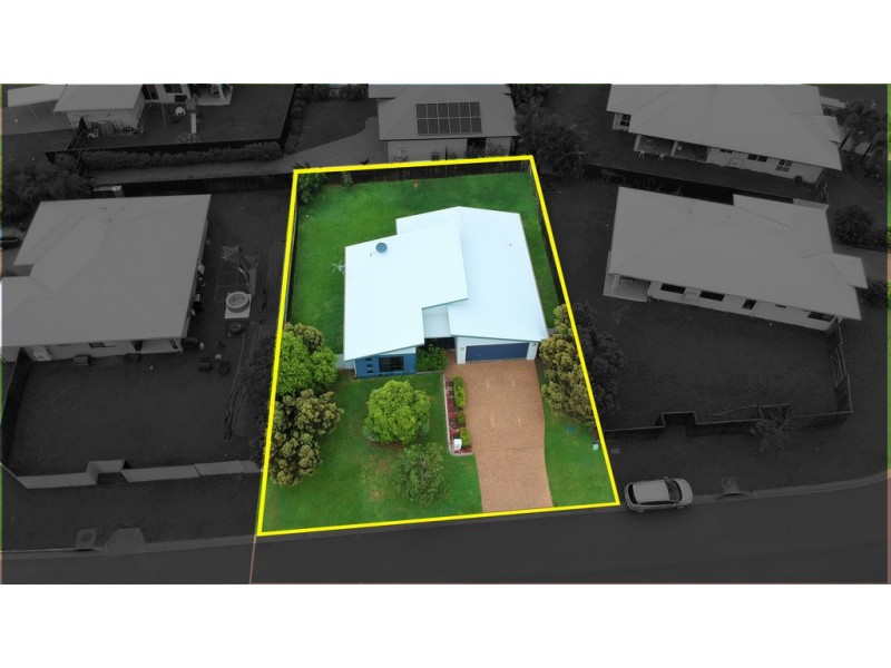 2 Pincer Court, Bushland Beach QLD 4818