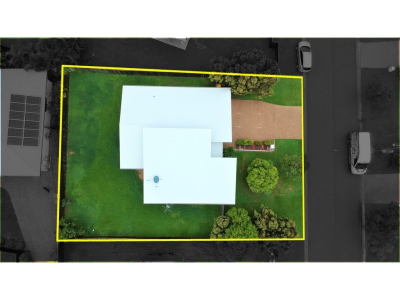 2 Pincer Court, Bushland Beach QLD 4818