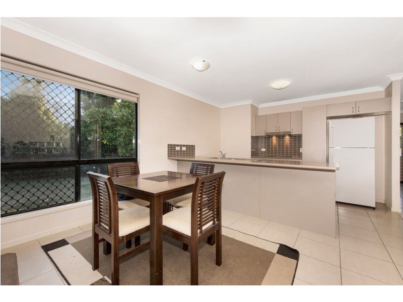 7 Hillock Crescent, Bushland Beach QLD 4818