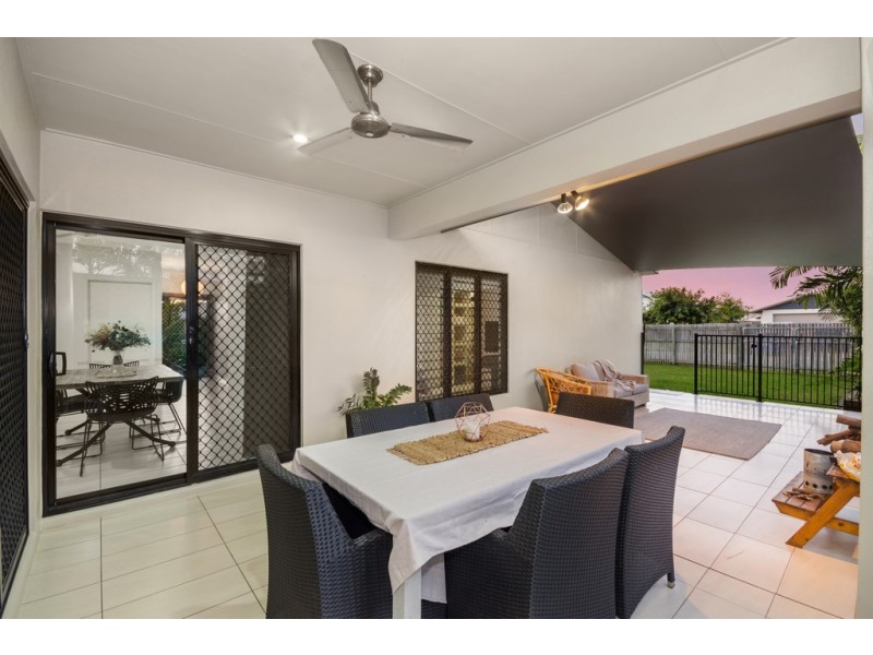 8 Chislett Court, Mount Low QLD 4818