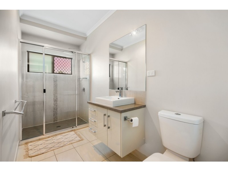 8 Chislett Court, Mount Low QLD 4818