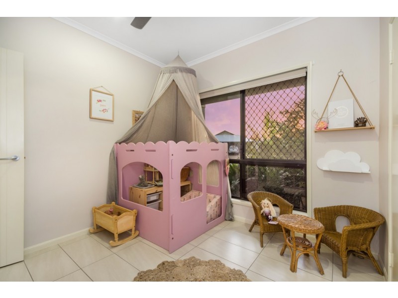 8 Chislett Court, Mount Low QLD 4818