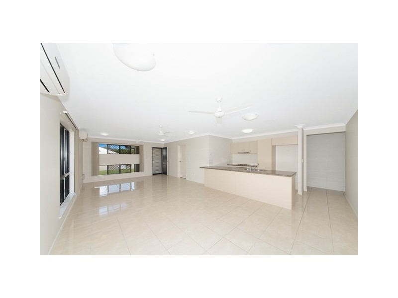 104 Daintree Drive, Bushland Beach QLD 4818