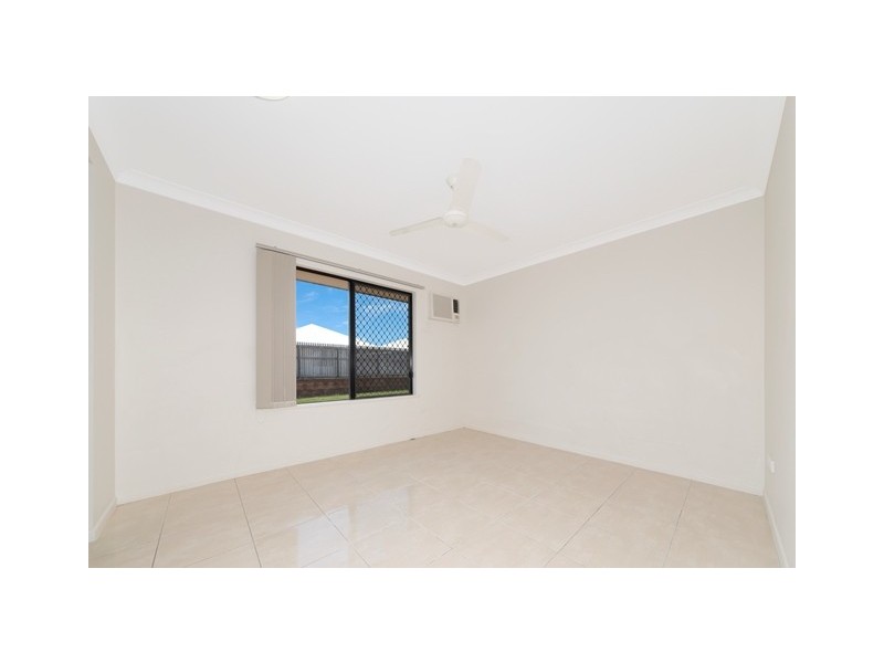 104 Daintree Drive, Bushland Beach QLD 4818