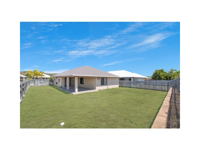 104 Daintree Drive, Bushland Beach QLD 4818