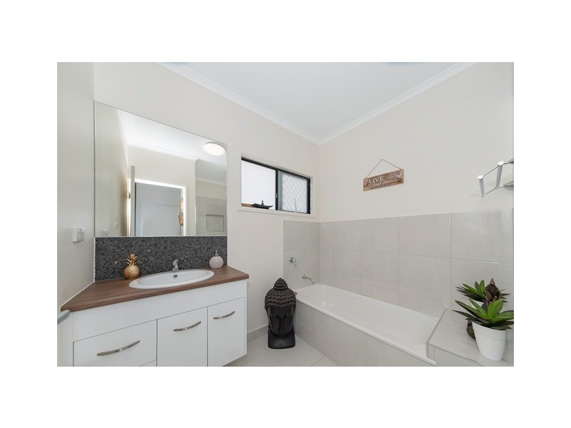 21 Eloise Street, Mount Low QLD 4818