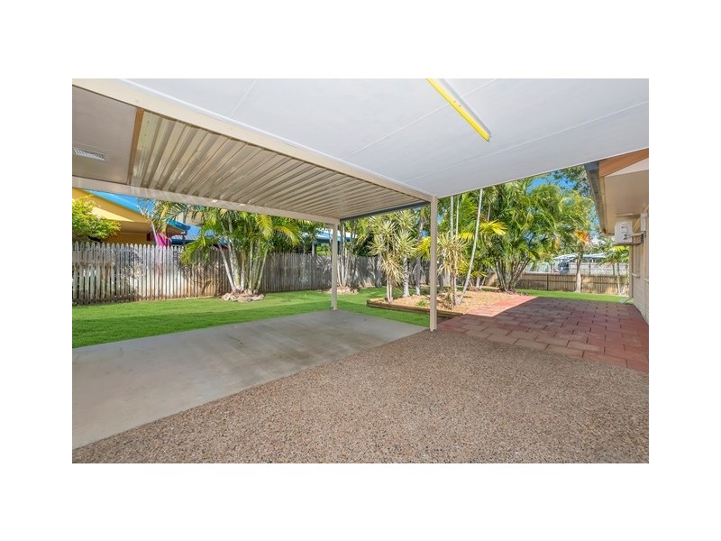 2 Pacific Avenue, Bushland Beach QLD 4818