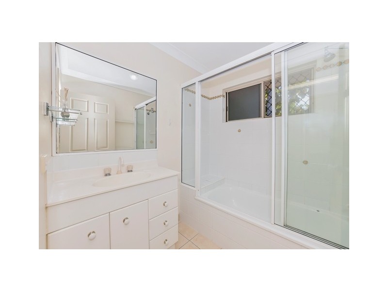 2 Pacific Avenue, Bushland Beach QLD 4818