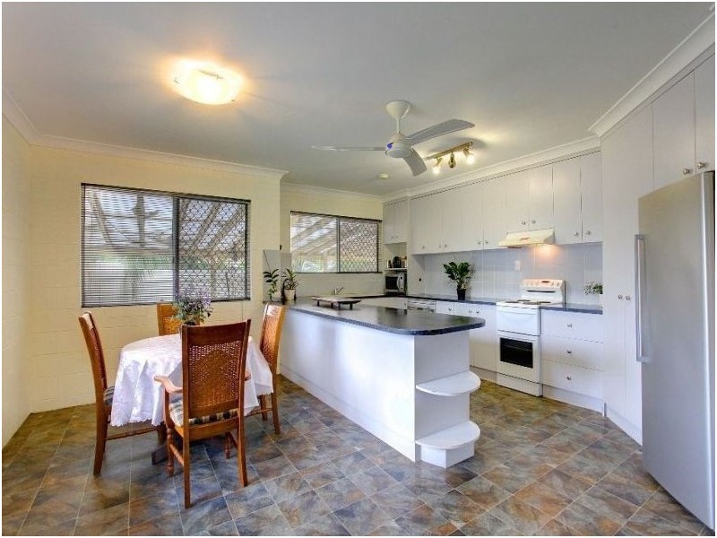 6 Linum Court, Bushland Beach QLD 4818